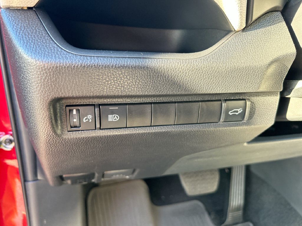Used 2025 Toyota RAV4 XLE w/ Convenience Package FWD image 14