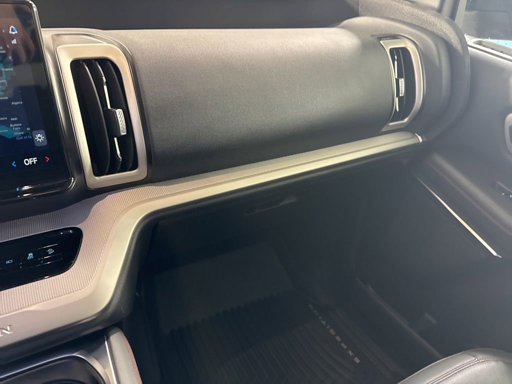 Used 2025 Ford Expedition Active AWD/4WD image 33