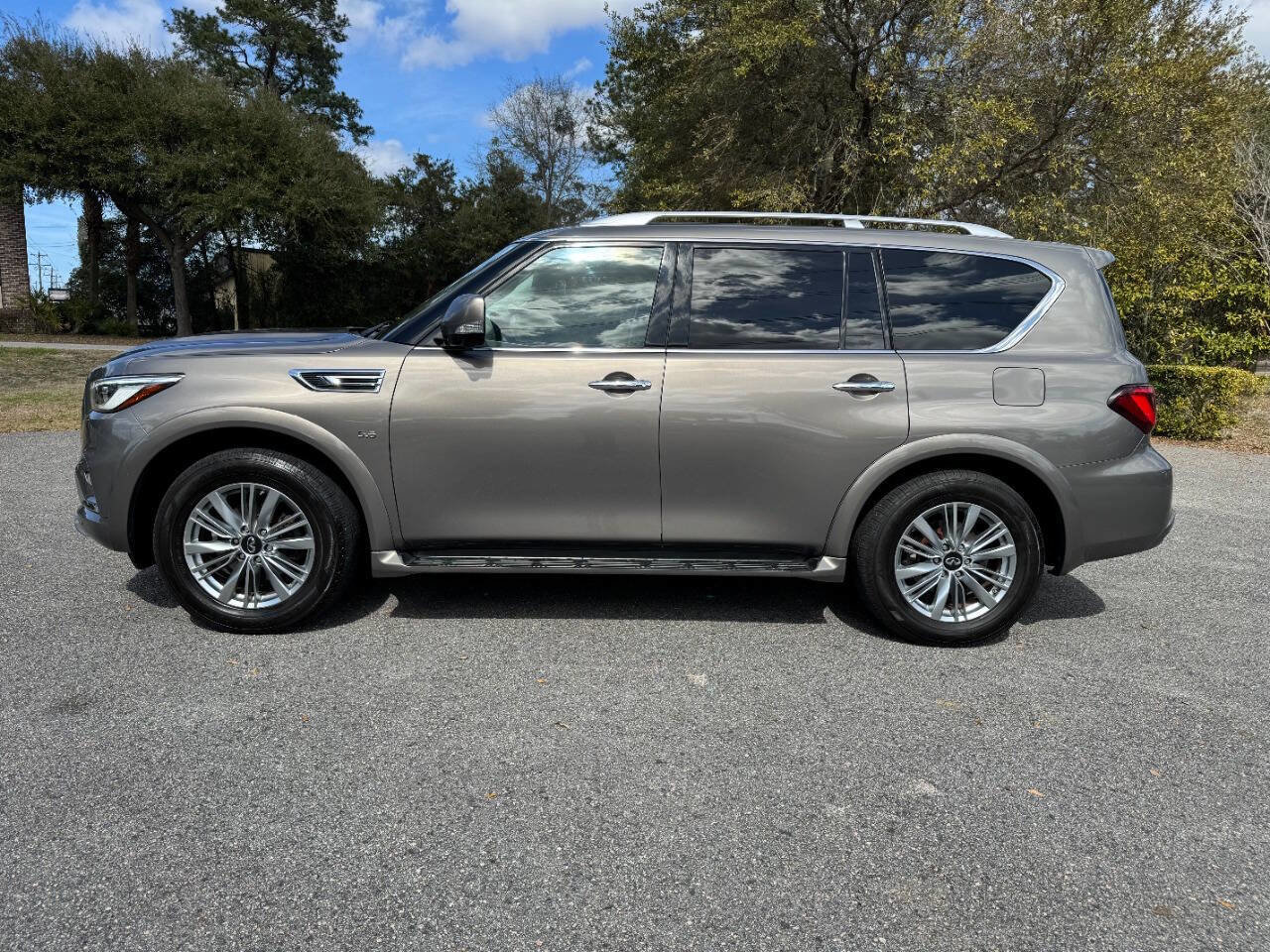 Used 2019 INFINITI QX80 Luxe image 3