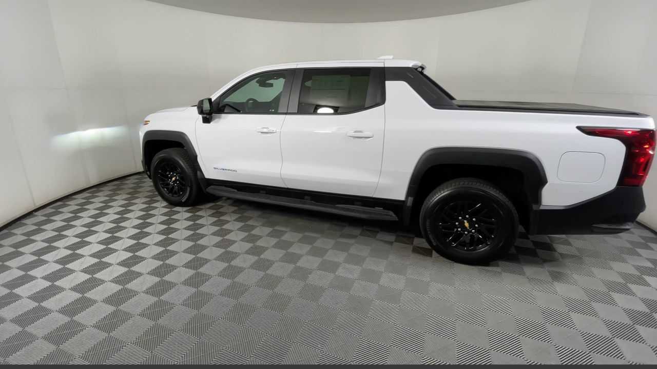 New 2024 Chevrolet Silverado EV W/T image 12