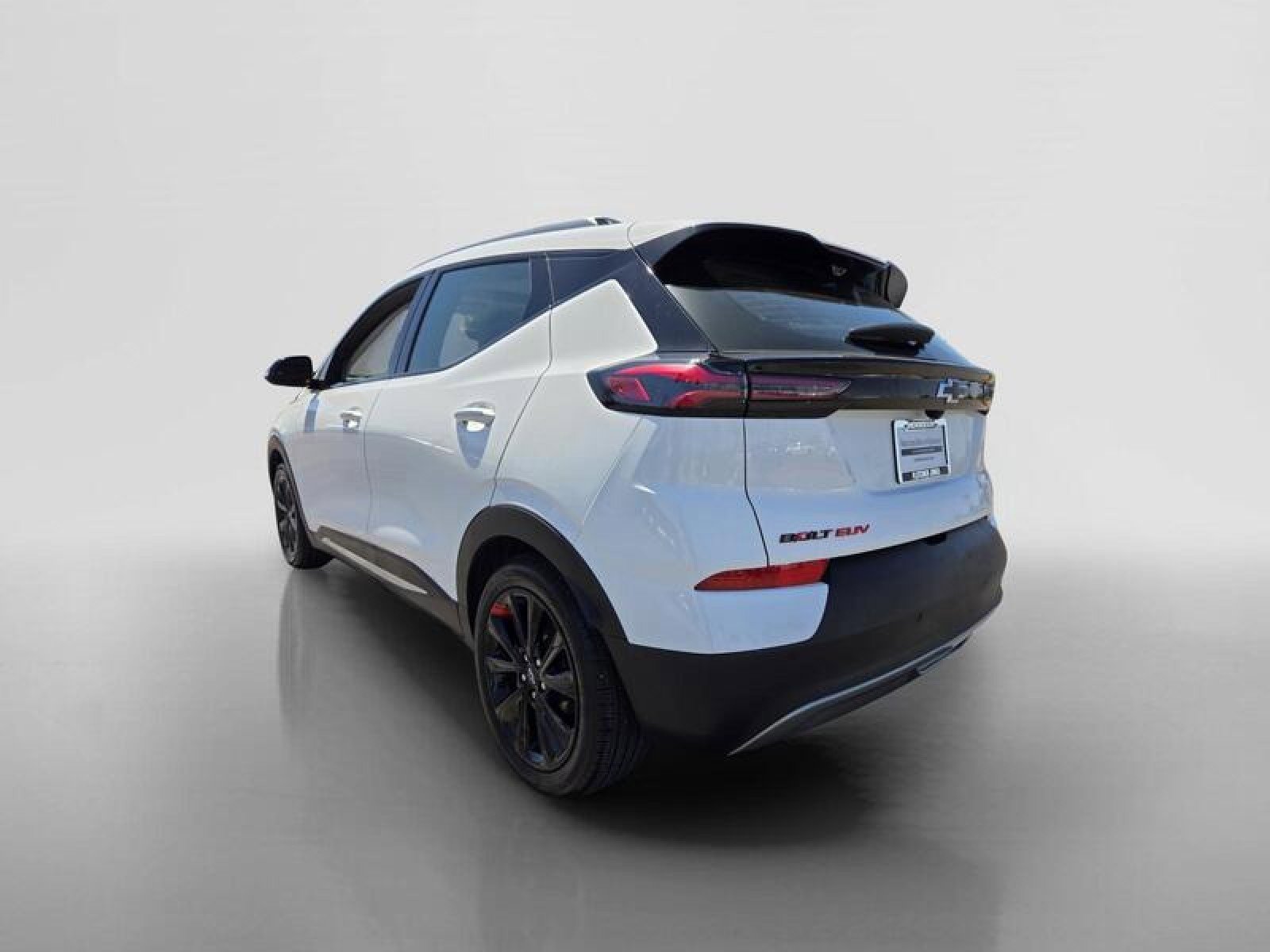 Used 2023 Chevrolet Bolt EUV Premier w/ Sun & Sound Package FWD image 3