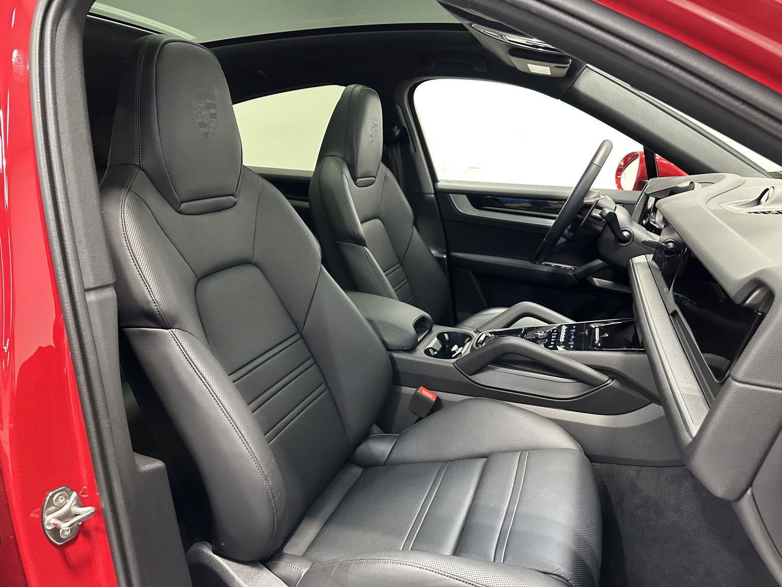 Certified 2026 Porsche Cayenne Coupe AWD/4WD image 45