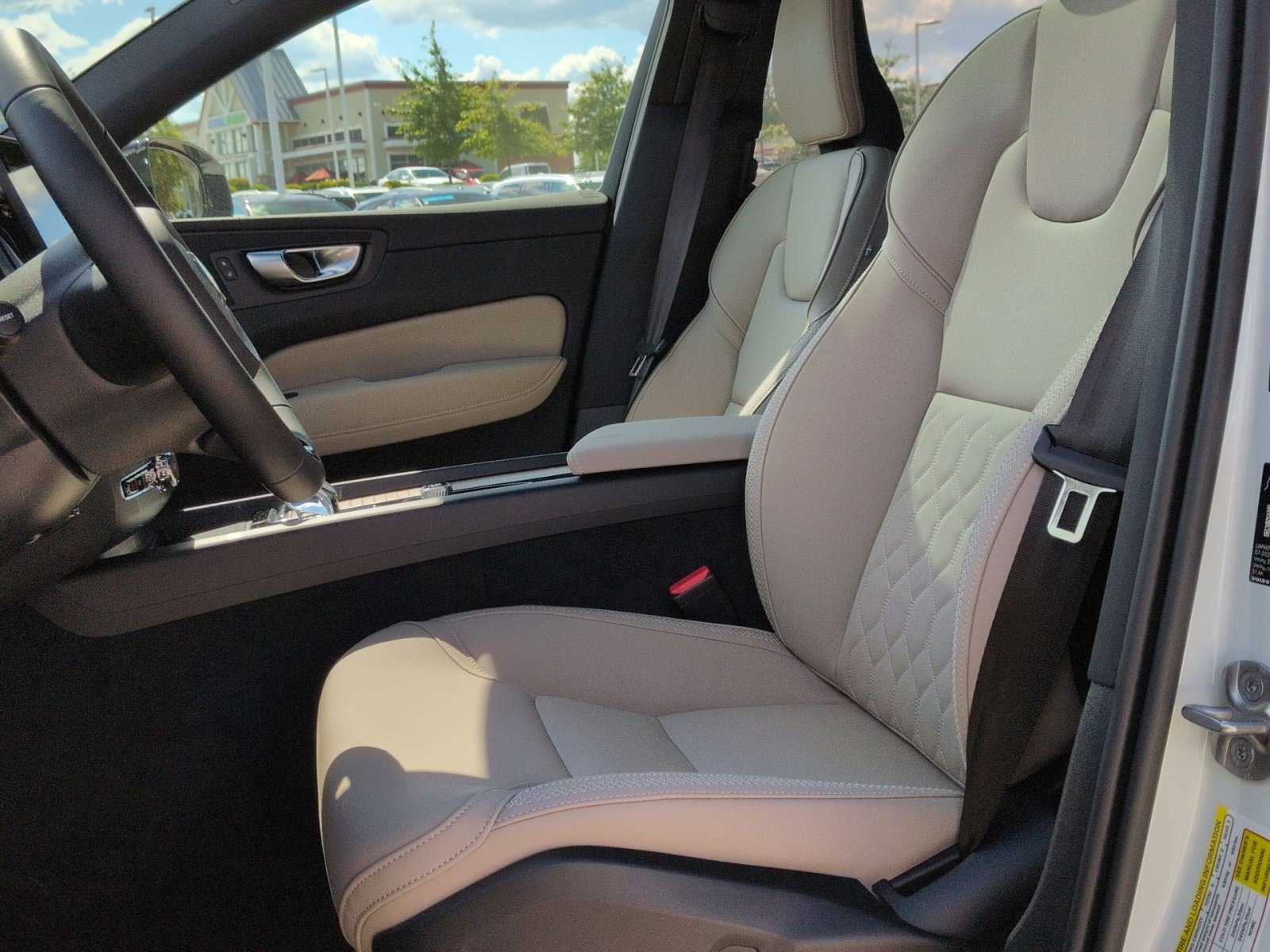 New 2026 Volvo XC60 T8 Plus w/ Protection Package Premier AWD/4WD image 21