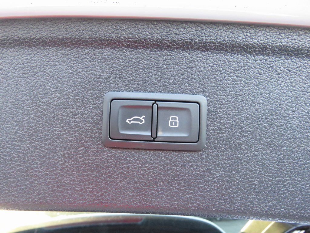 Used 2018 Audi Q5 2.0T Premium Plus w/ Premium Plus Package image 17