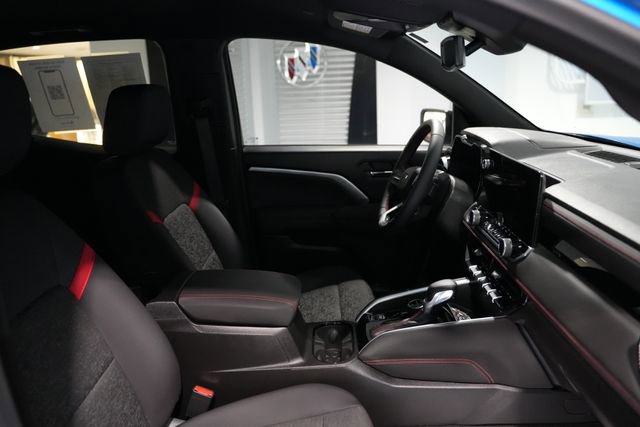 Used 2024 Chevrolet Colorado Z71 w/ Z71 Convenience Package 2 image 19