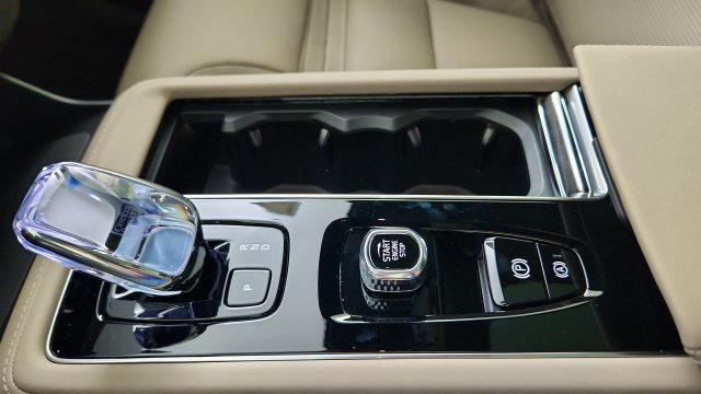 New 2027 Volvo XC90 B6 Ultra AWD/4WD image 17