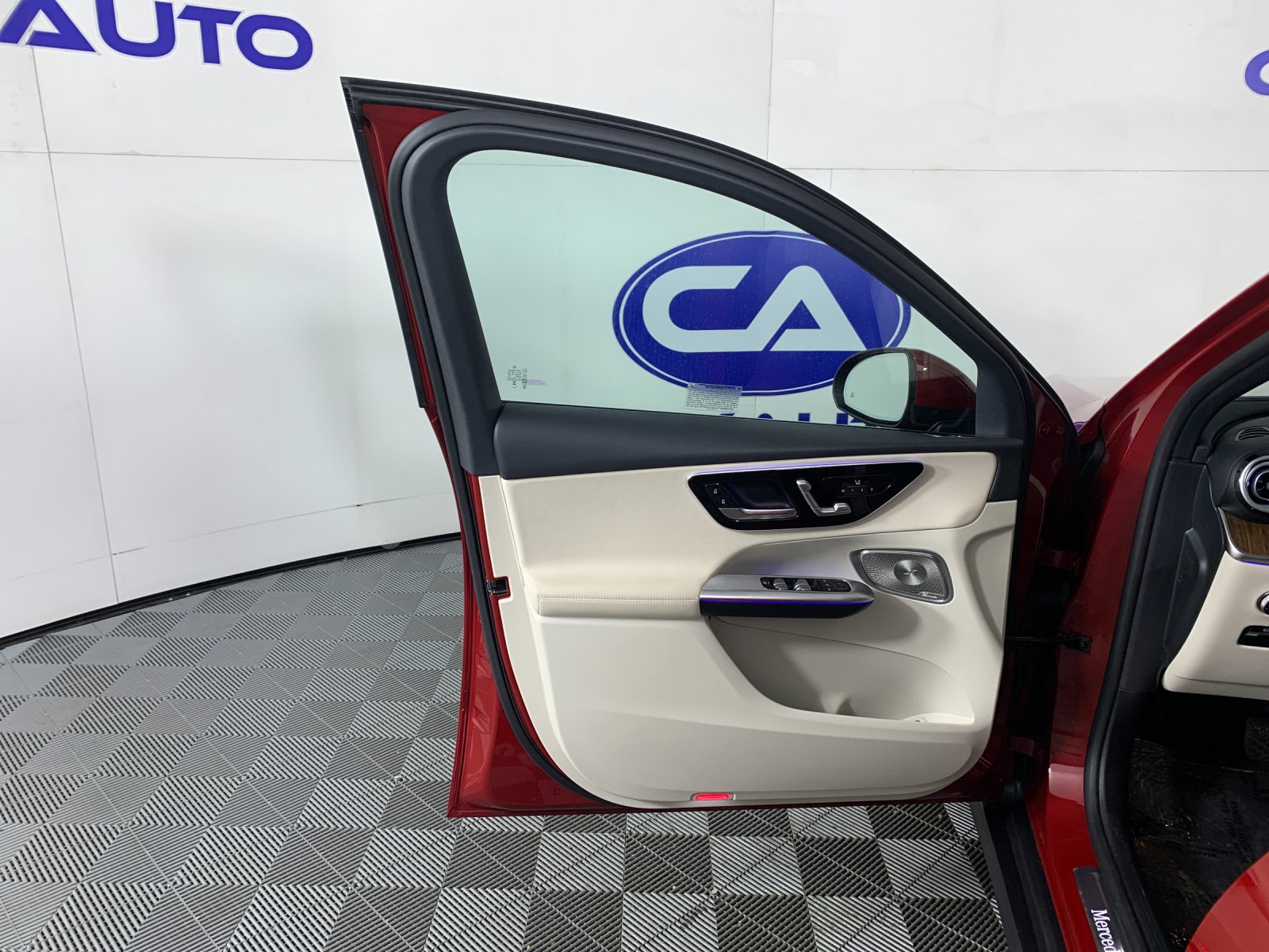 Used 2026 Mercedes-Benz GLC 350e 4MATIC image 13
