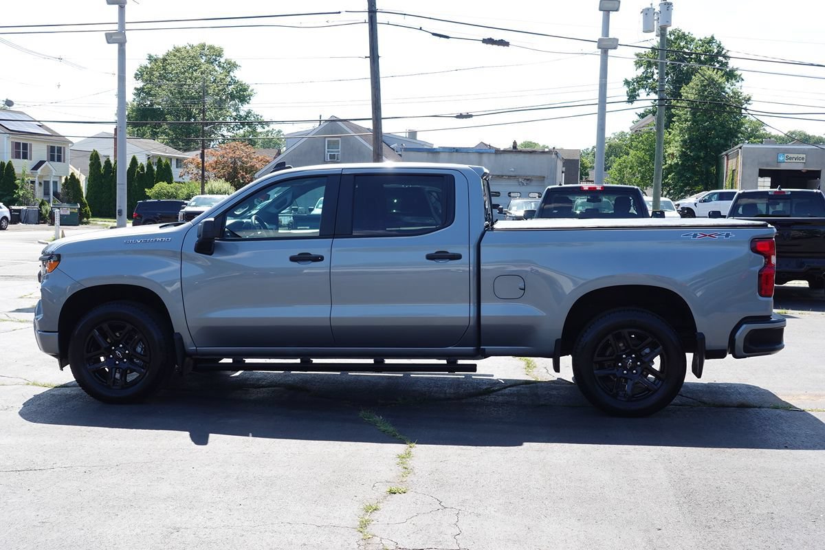 Used 2024 Chevrolet Silverado 1500 Custom AWD/4WD image 2