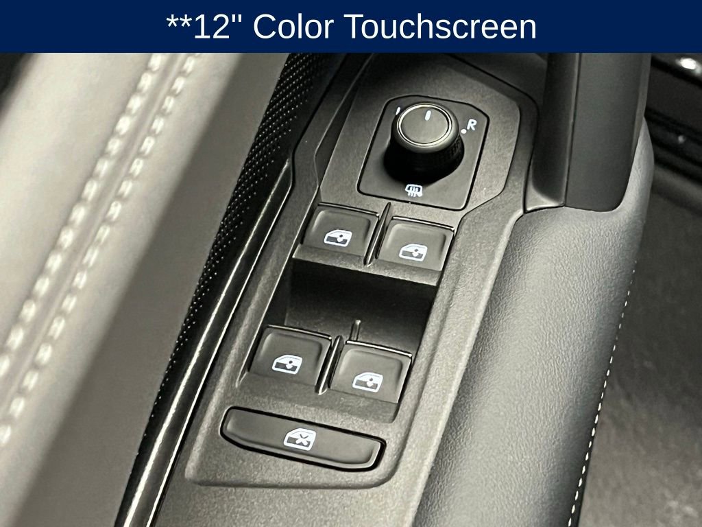 Used 2025 Volkswagen Tiguan SE R-Line image 16