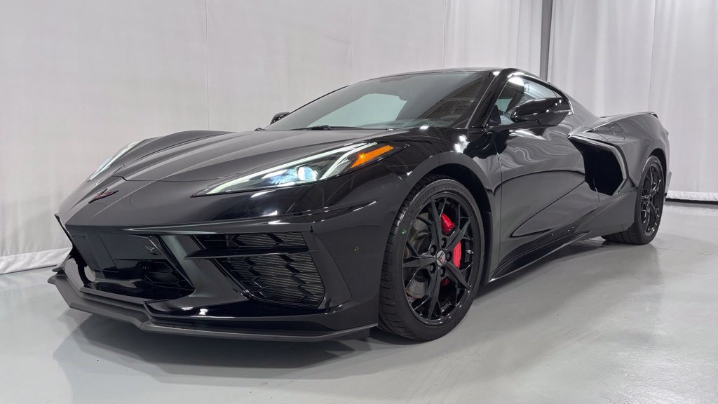 Used 2022 Chevrolet Corvette Stingray Premium Cpe w/ Z51 Performance Package RWD image 1