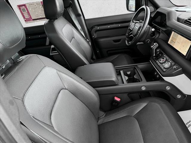 Used 2024 Land Rover Defender 110 X-Dynamic SE image 22