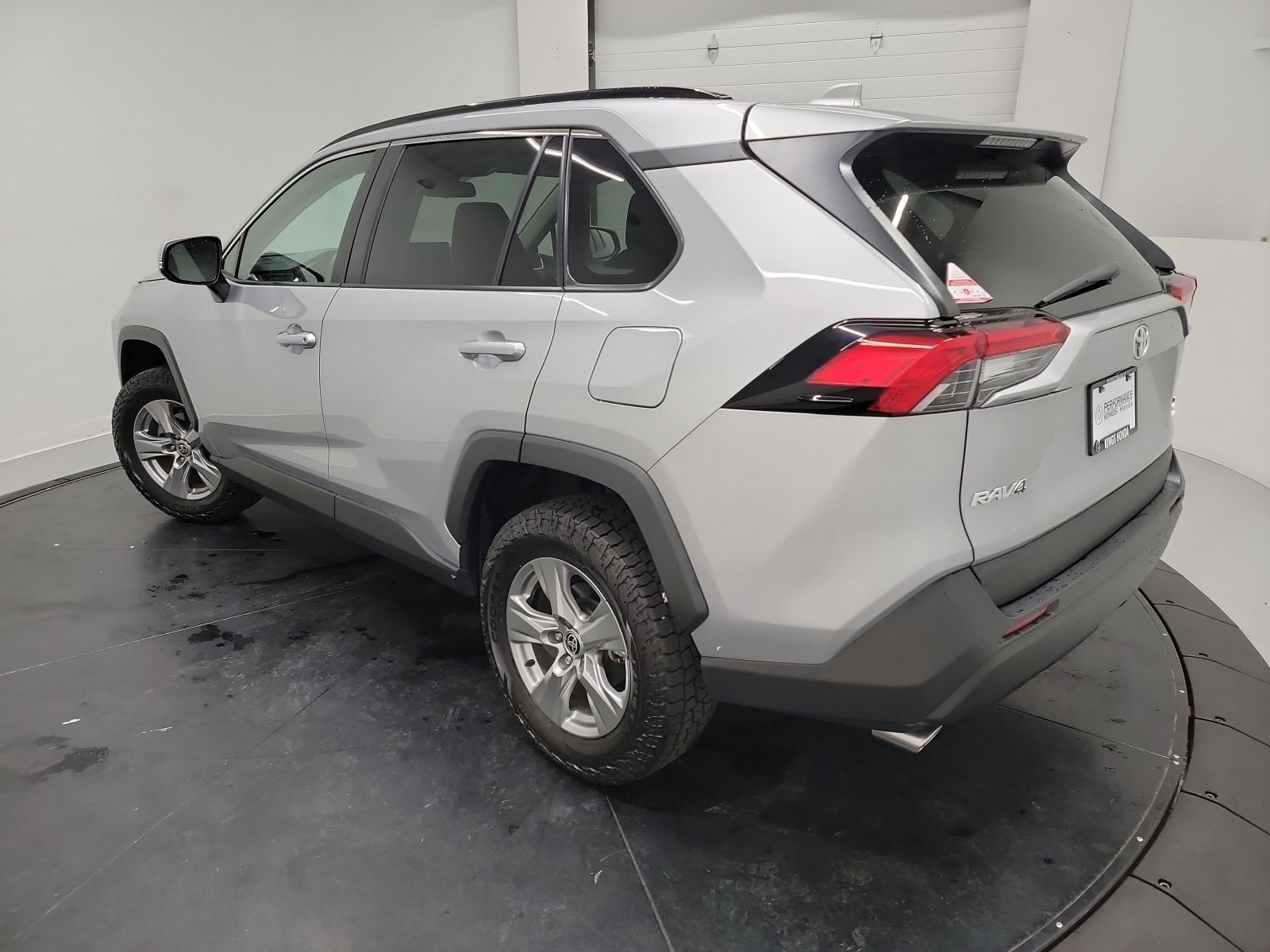 Used 2023 Toyota RAV4 XLE AWD/4WD image 6