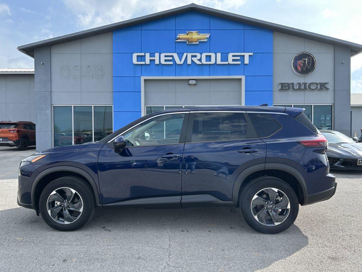 Used 2025 Nissan Rogue SV image 4