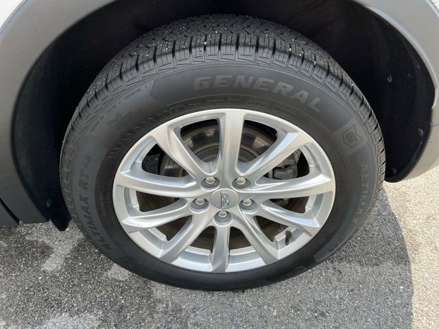 Used 2019 Cadillac XT4 Luxury w/ Cold Weather Package AWD/4WD image 21