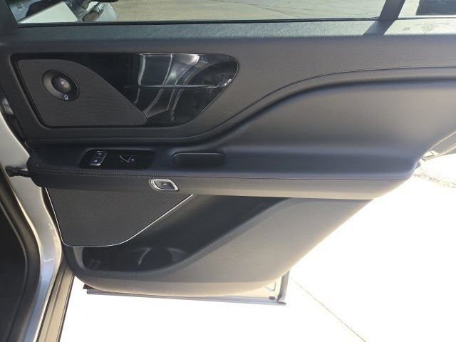 Certified 2023 Lincoln Aviator Reserve w/ Jet Package AWD/4WD image 25