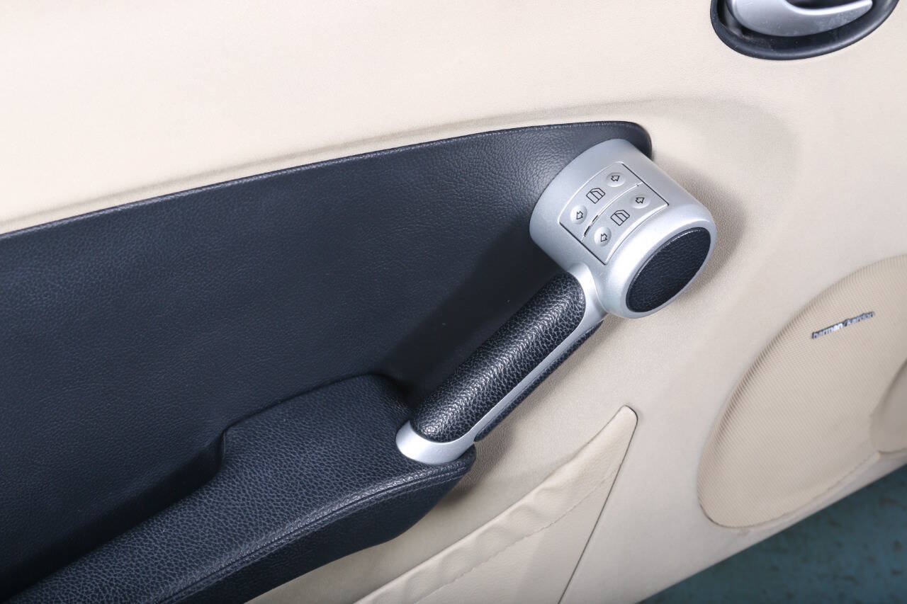 Used 2005 Mercedes-Benz SLK 350 w/ Entertainment Pkg image 43