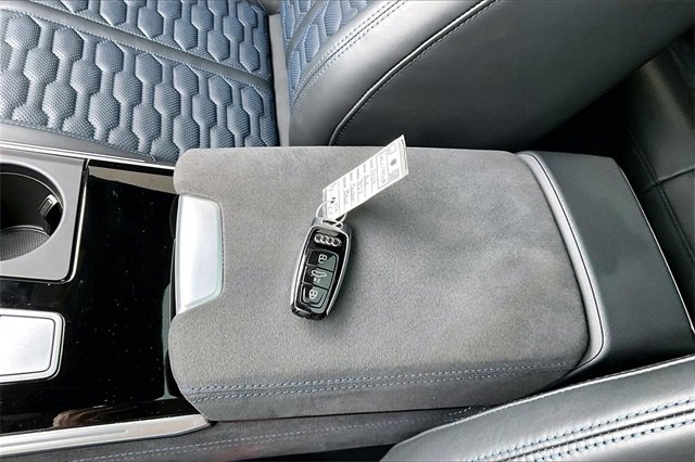 Used 2024 Audi RS 7 Performance w/ Matte Carbon Package image 10