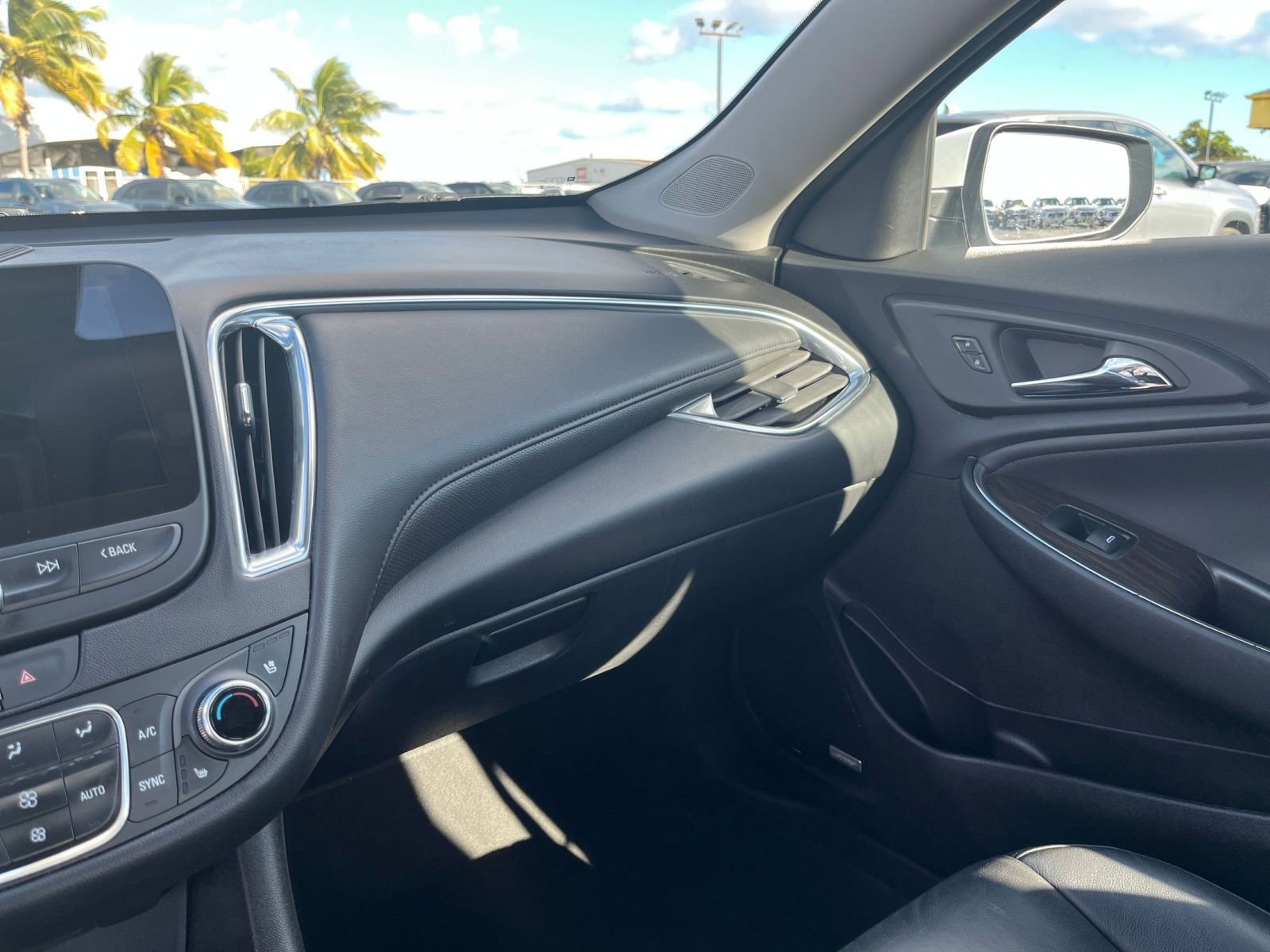 Used 2024 Chevrolet Malibu LT image 36