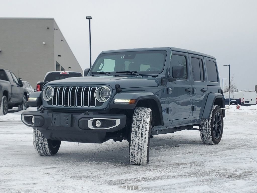 Used 2025 Jeep Wrangler Unlimited Sahara w/ Safety Group image 4