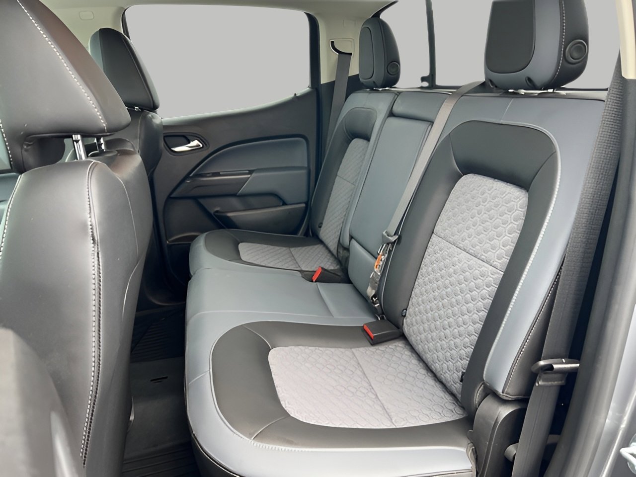 Used 2021 Chevrolet Colorado Z71 w/ Safety Package image 30