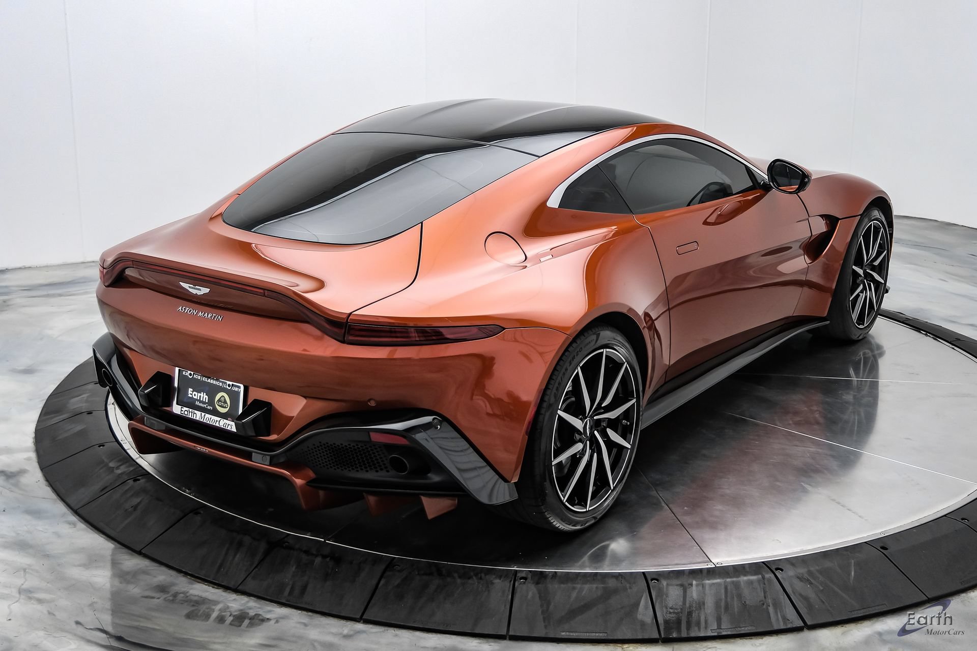 Used 2019 Aston Martin V8 Vantage Coupe RWD image 21