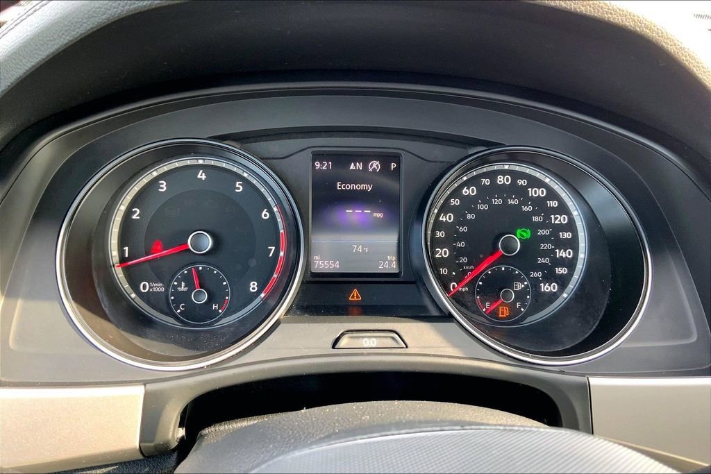 Used 2020 Volkswagen Atlas Cross Sport SE w/ Towing Package image 20