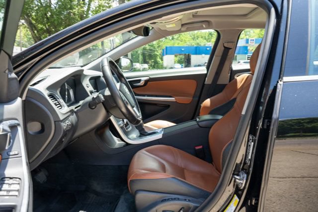 Used 2017 Volvo S60 T5 Inscription Platinum w/ Climate Package FWD image 18
