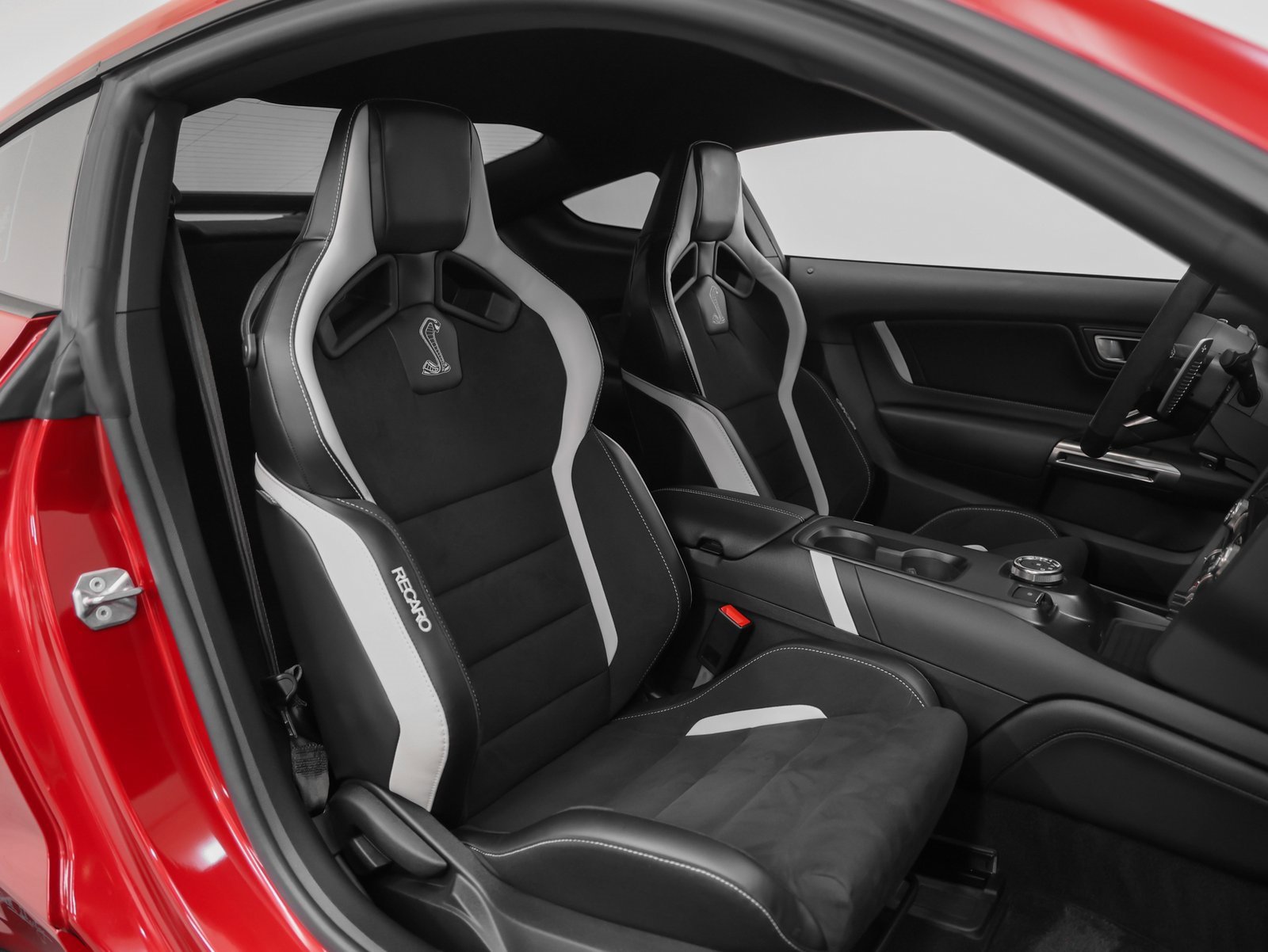 Used 2020 Ford Mustang Shelby GT500 w/ Carbon Fiber Track Pack image 41