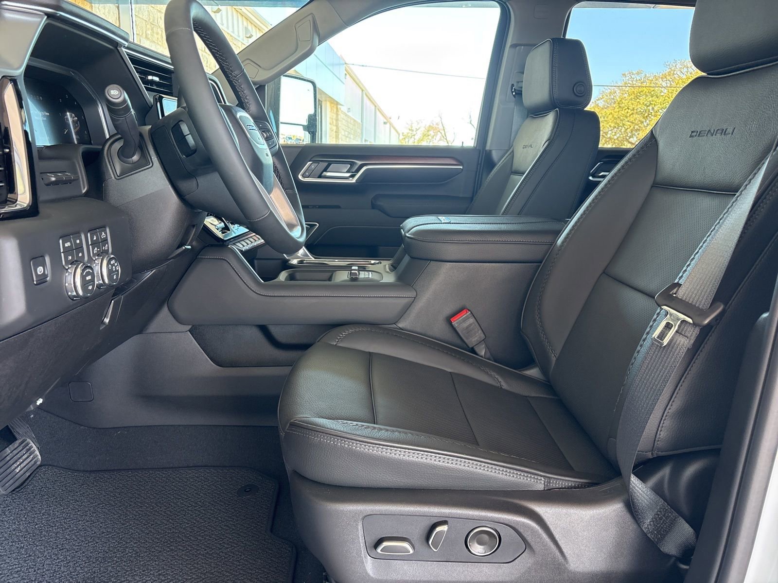 New 2026 GMC Sierra 2500 Denali w/ Denali Reserve Package image 18