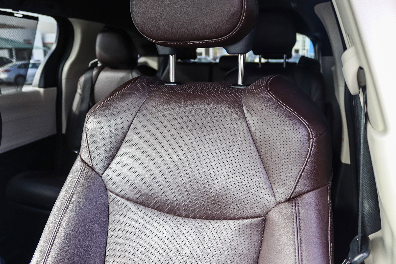 Certified 2022 Toyota Sienna Platinum image 22