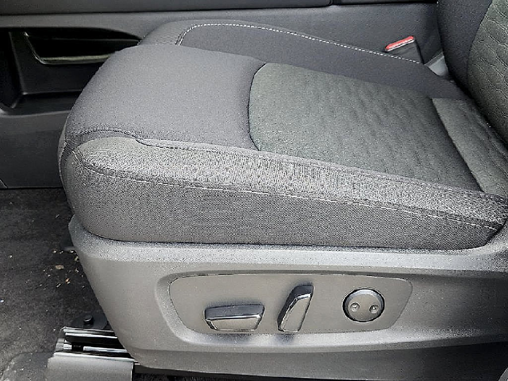 New 2026 Nissan Pathfinder SV FWD image 28
