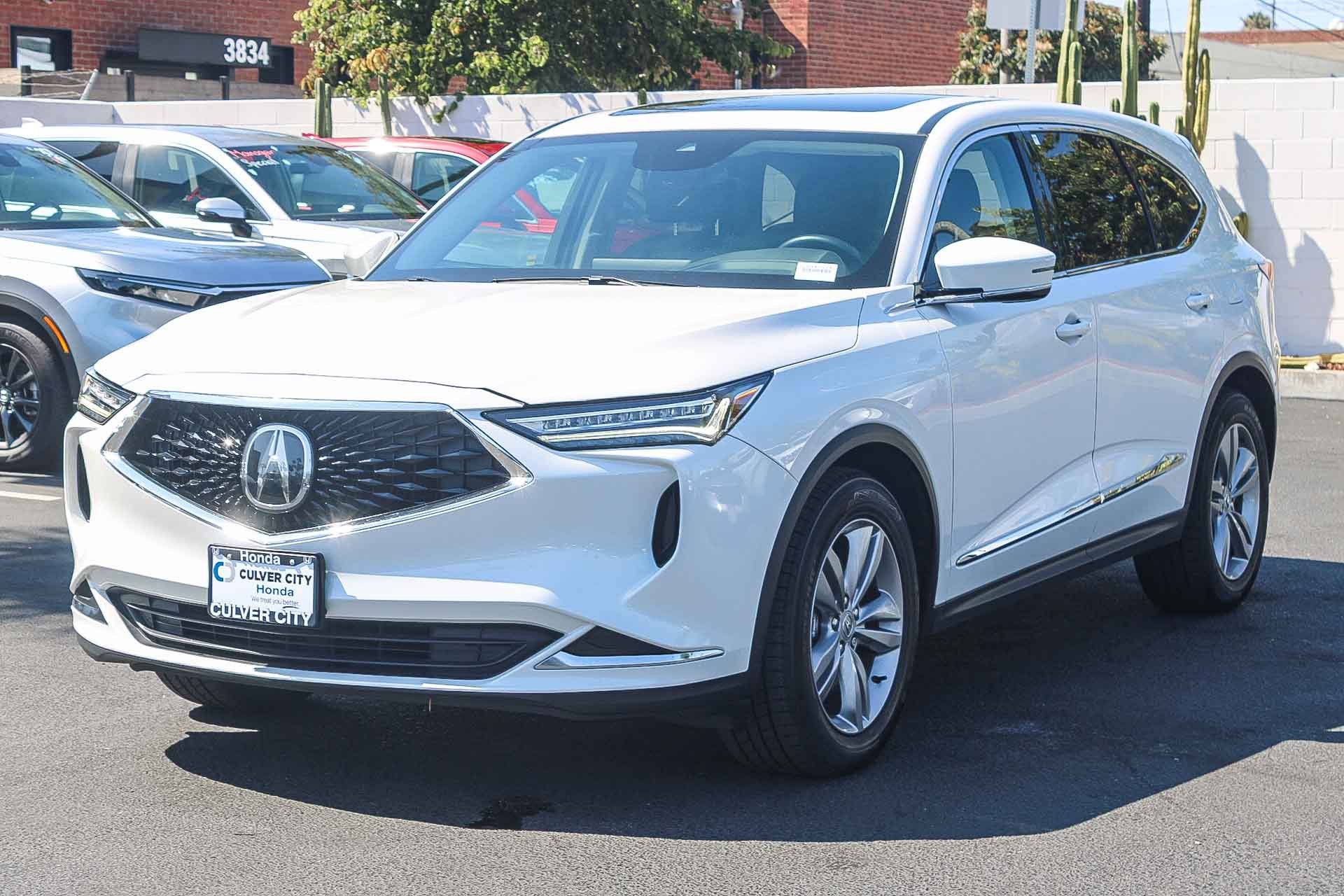 Used 2023 Acura MDX SH-AWD image 3
