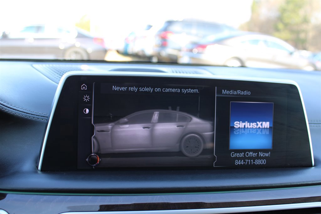 Used 2017 BMW 750i RWD image 31