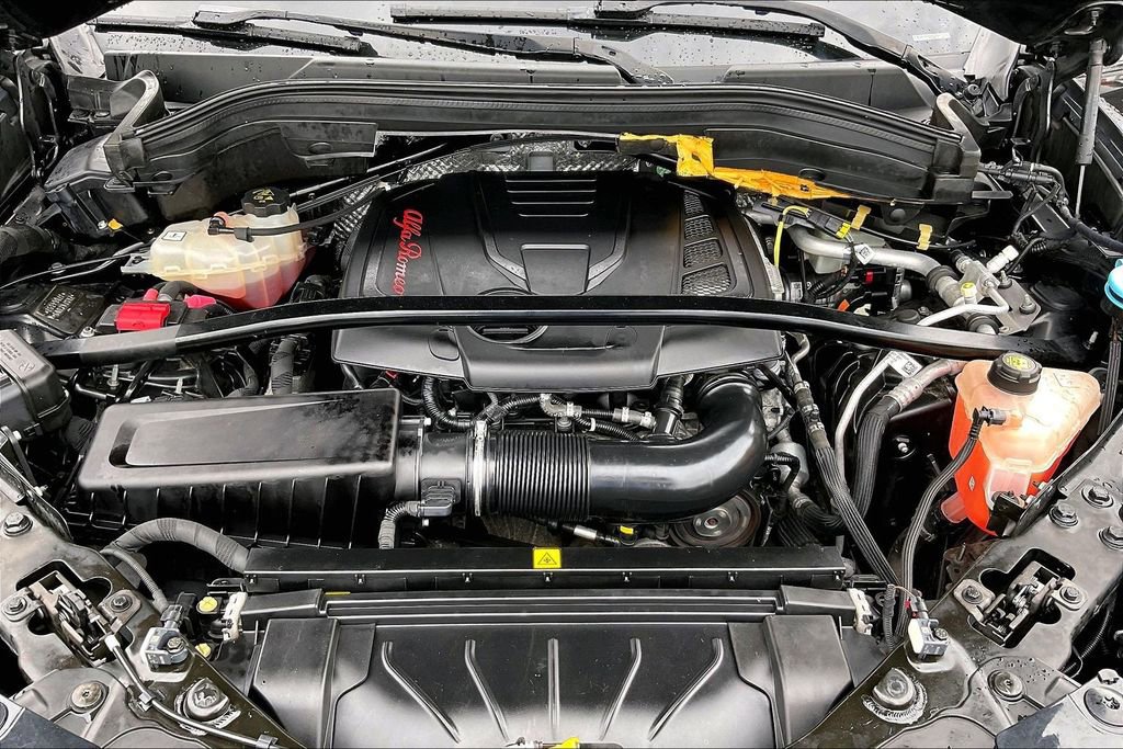 Used 2018 Alfa Romeo Stelvio Ti AWD/4WD image 9