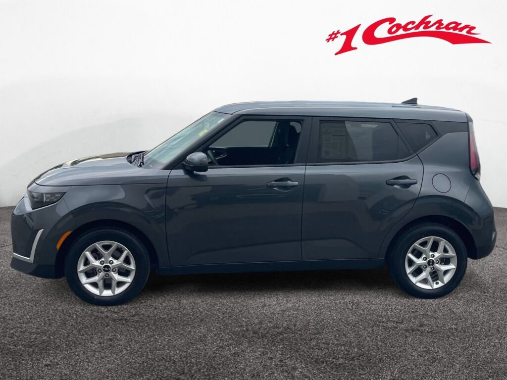 Used 2023 Kia Soul LX w/ Option Group 015 FWD image 4