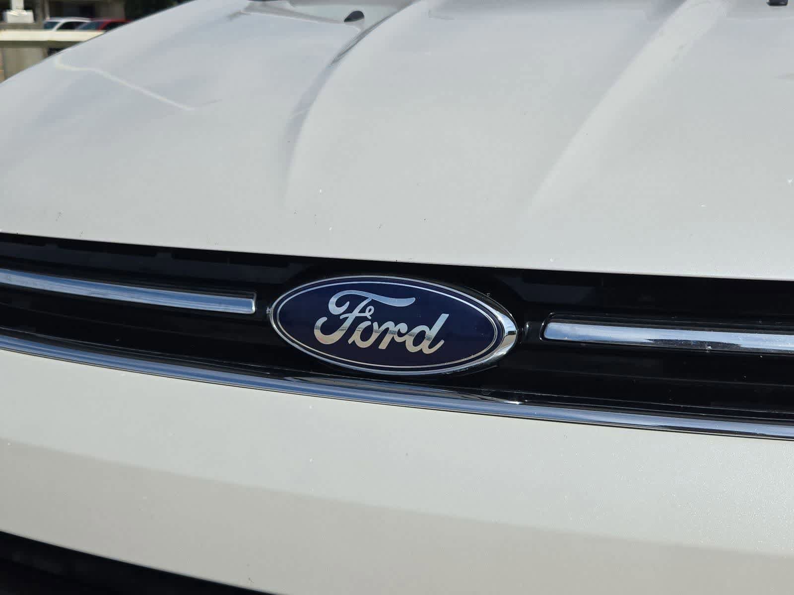Used 2014 Ford Escape Titanium w/ Equipment Group 401A FWD image 10