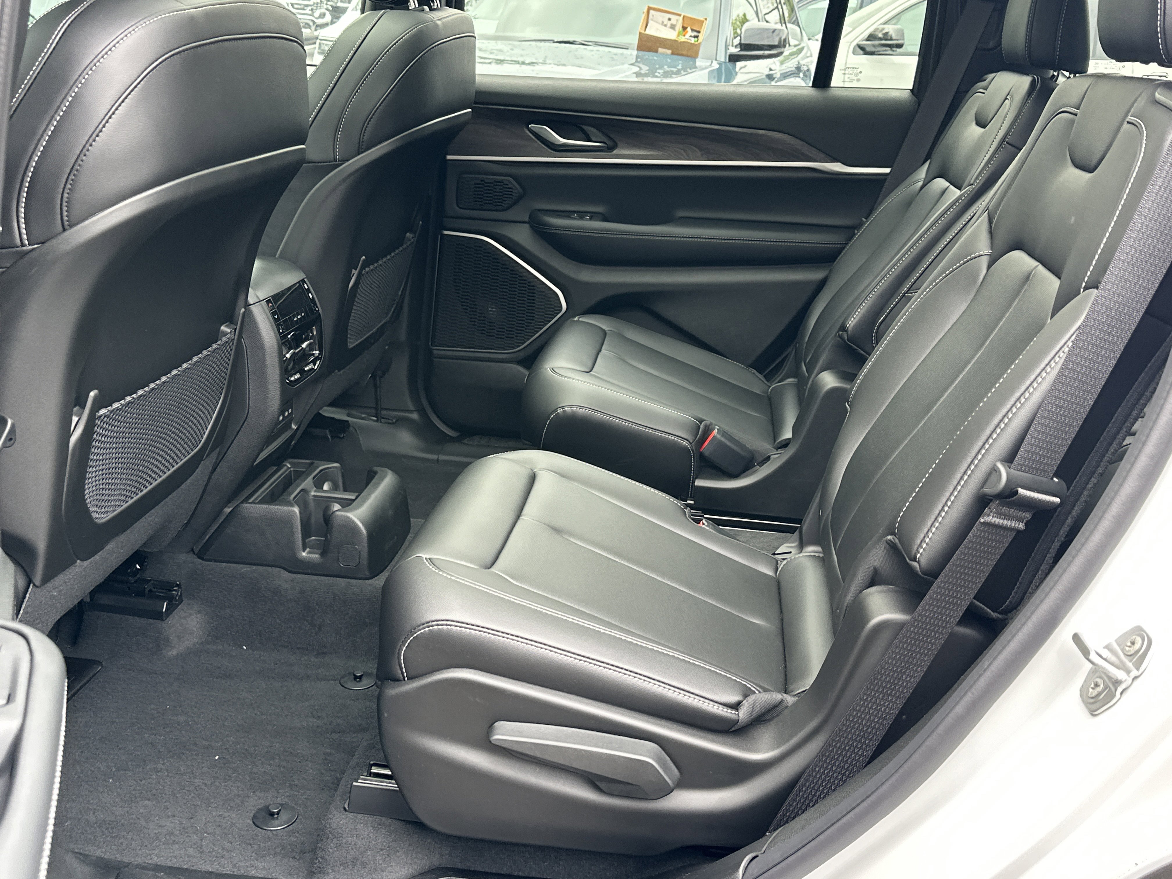 New 2026 Jeep Grand Cherokee L Limited AWD/4WD image 29