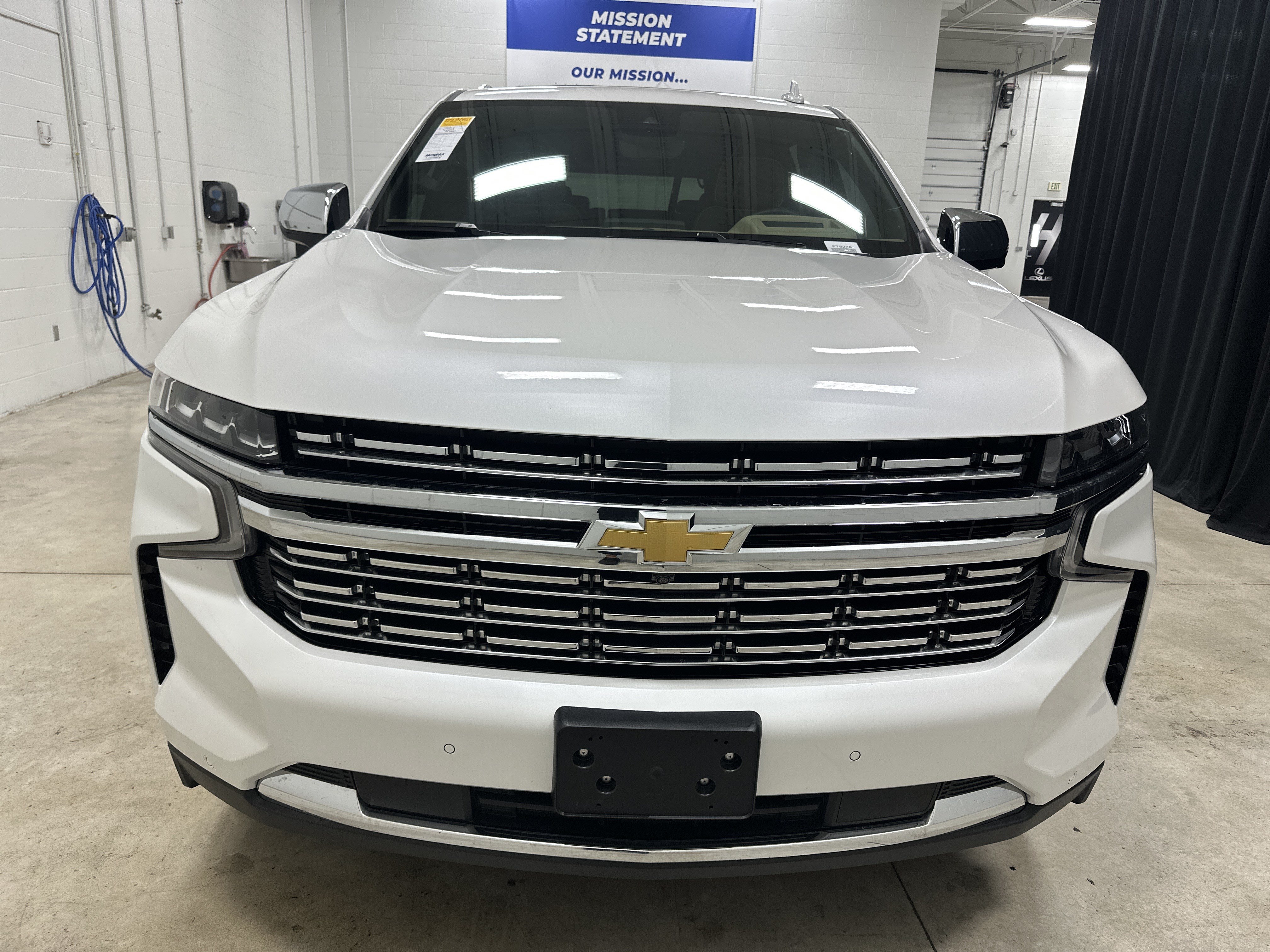 Used 2024 Chevrolet Tahoe Premier w/ Premium Package AWD/4WD image 18