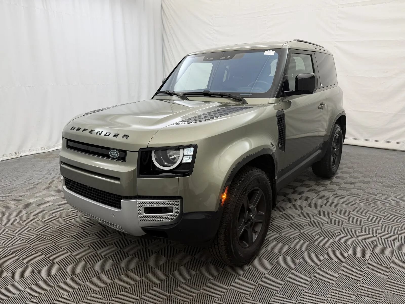 Used 2022 Land Rover Defender 90 AWD/4WD image 2