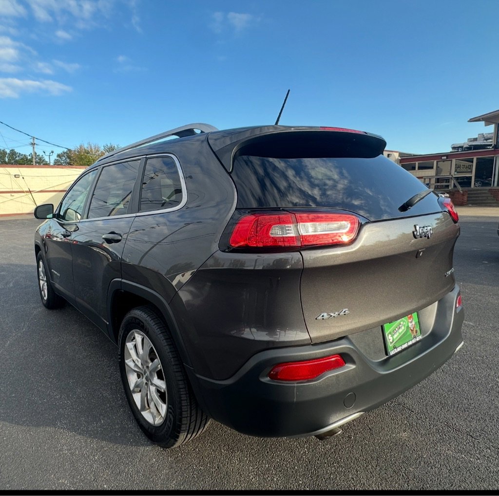 Used 2015 Jeep Cherokee Limited image 10