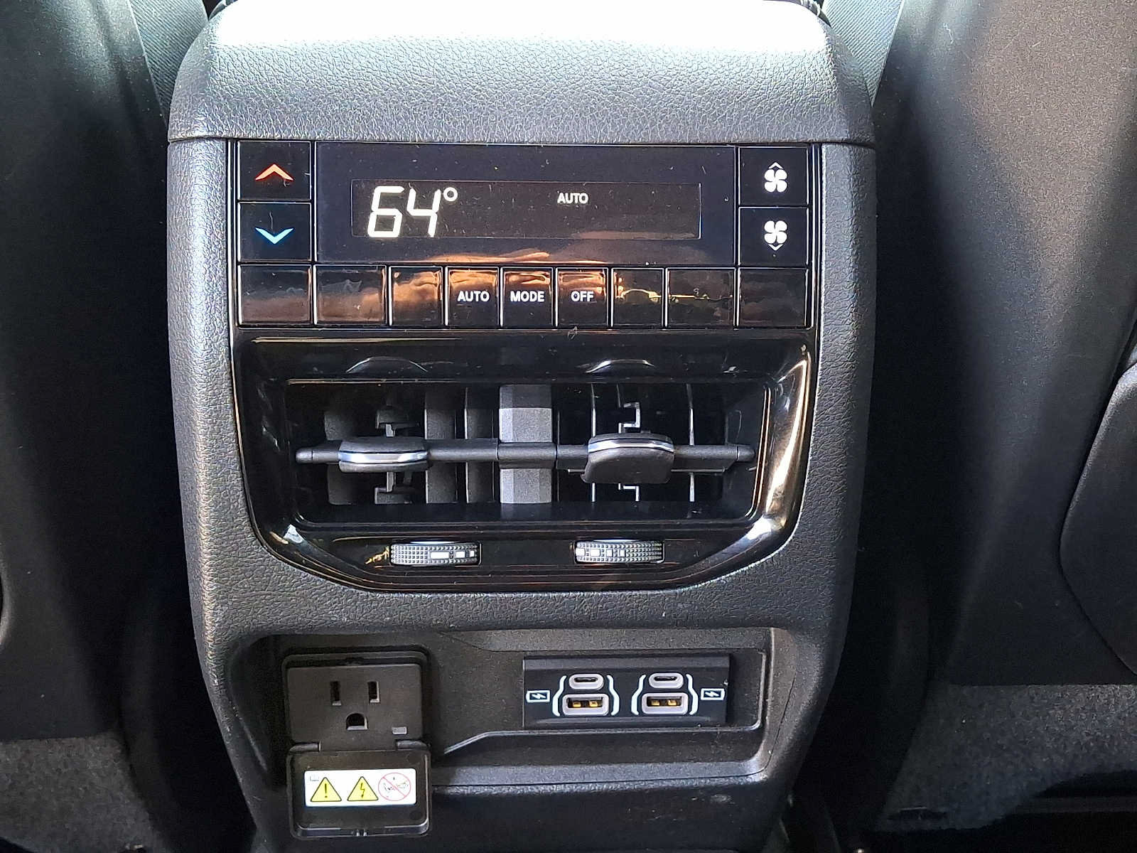 Certified 2023 Jeep Grand Cherokee L Laredo AWD/4WD image 13