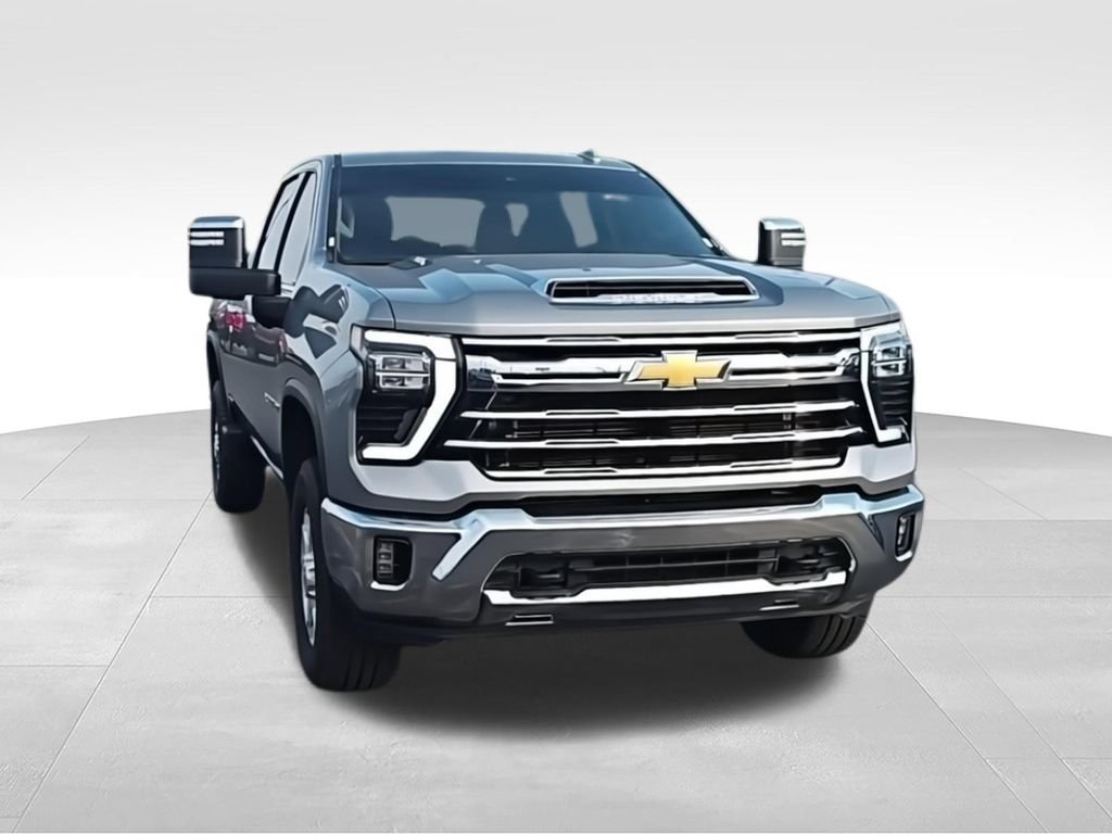 Used 2024 Chevrolet Silverado 2500 LTZ AWD/4WD image 3