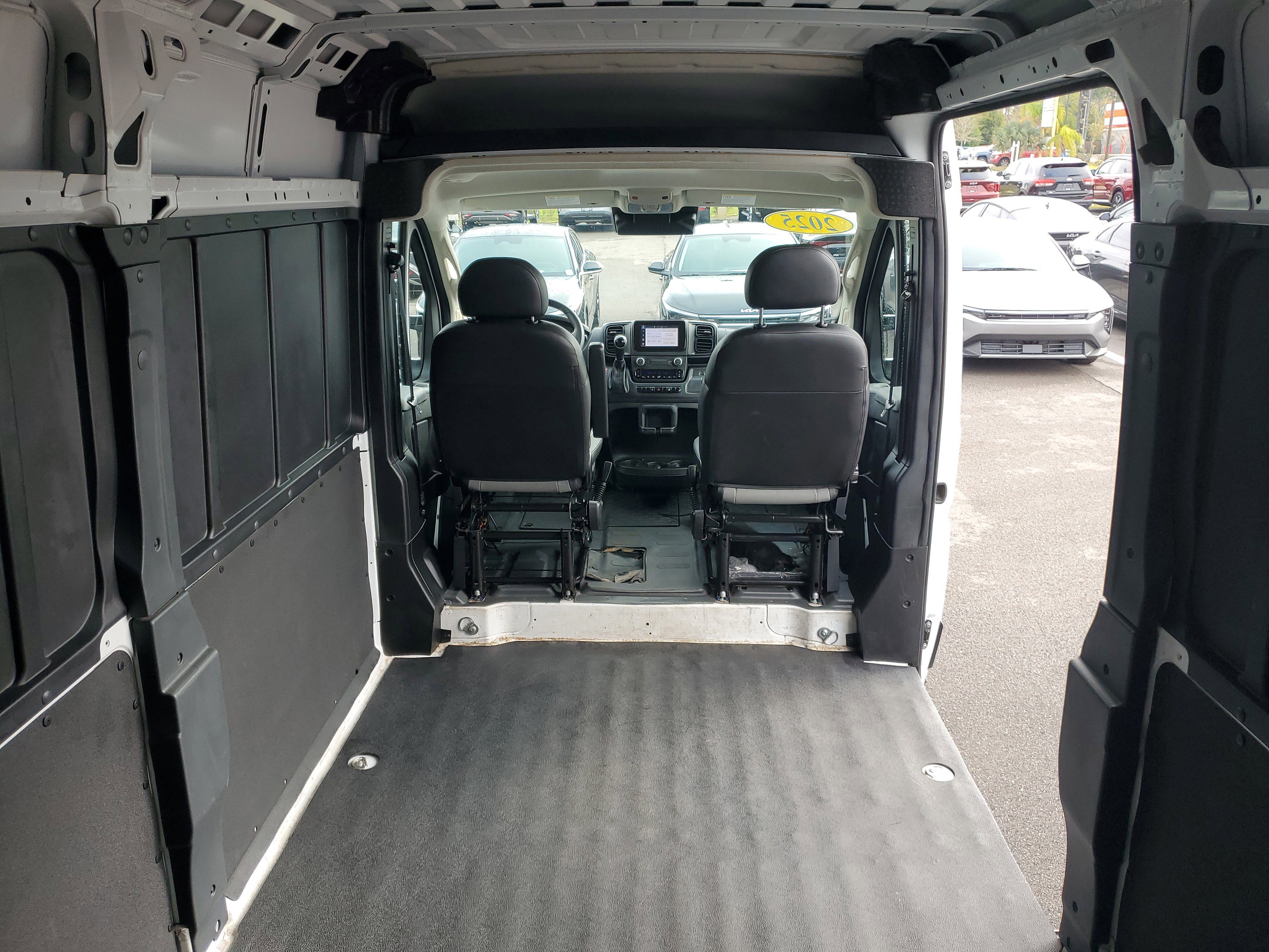 Used 2025 RAM ProMaster 2500 w/ Convenience Group image 17