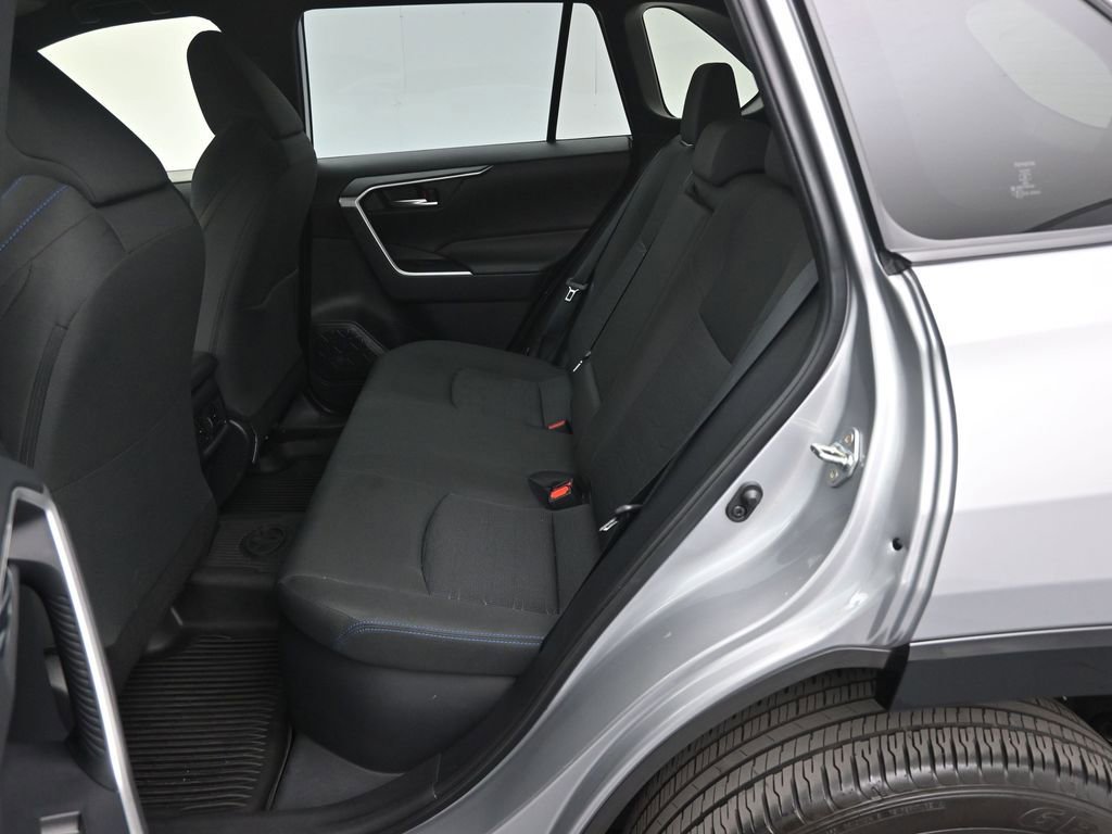 Used 2025 Toyota RAV4 SE AWD/4WD image 12