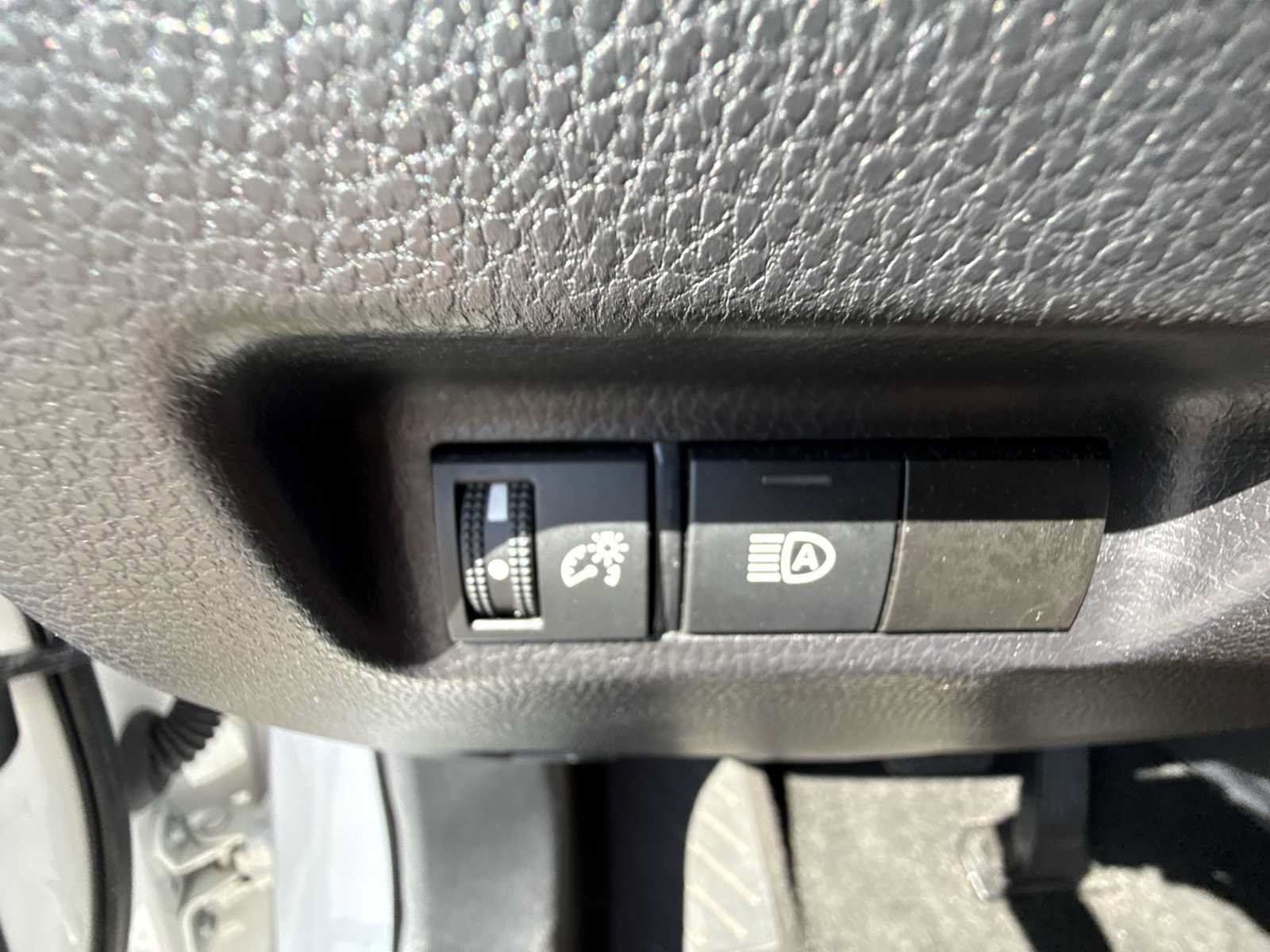 Used 2025 Toyota RAV4 LE AWD/4WD image 16