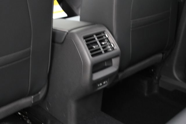 New 2026 Volkswagen Tiguan SE AWD/4WD image 22