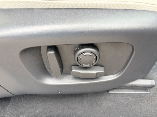 Used 2023 Land Rover Discovery Sport S image 19