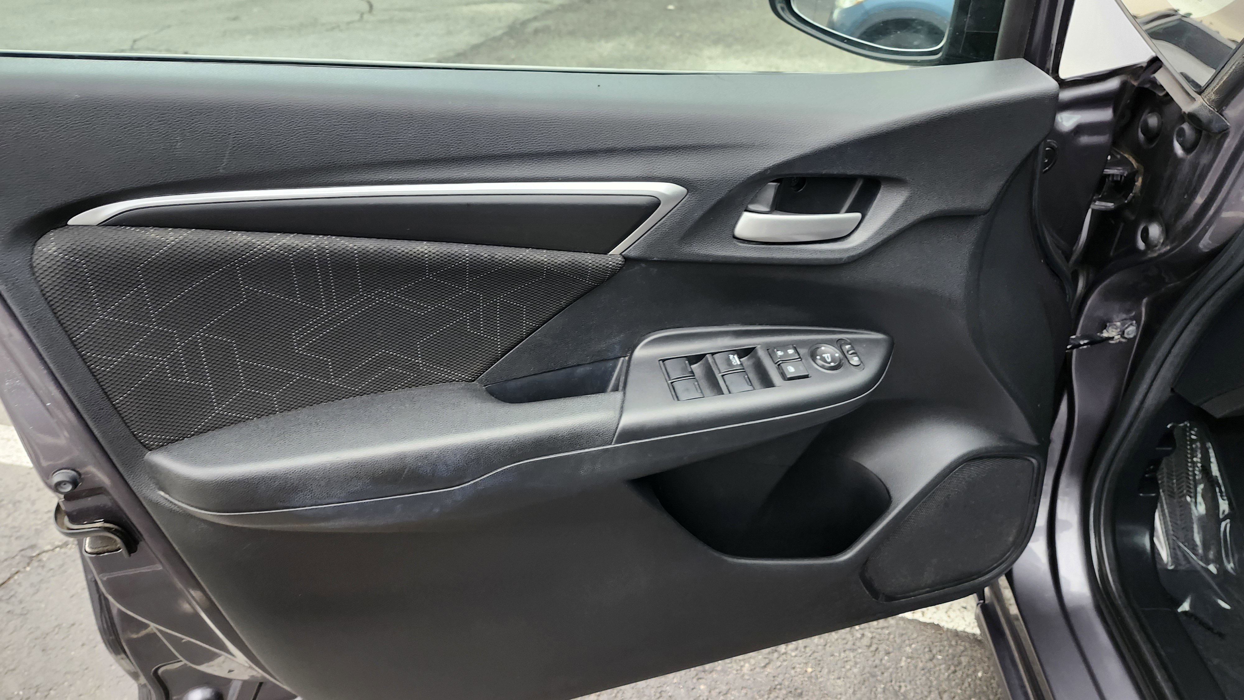 Used 2015 Honda Fit EX image 23