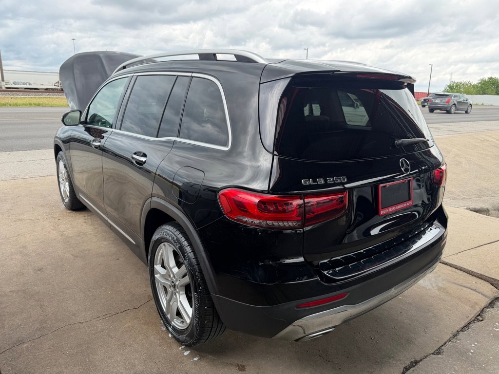 Used 2020 Mercedes-Benz GLB 250 w/ Premium Package image 27