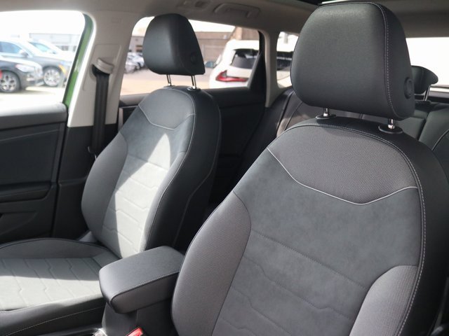 New 2025 Volkswagen Taos SE image 7